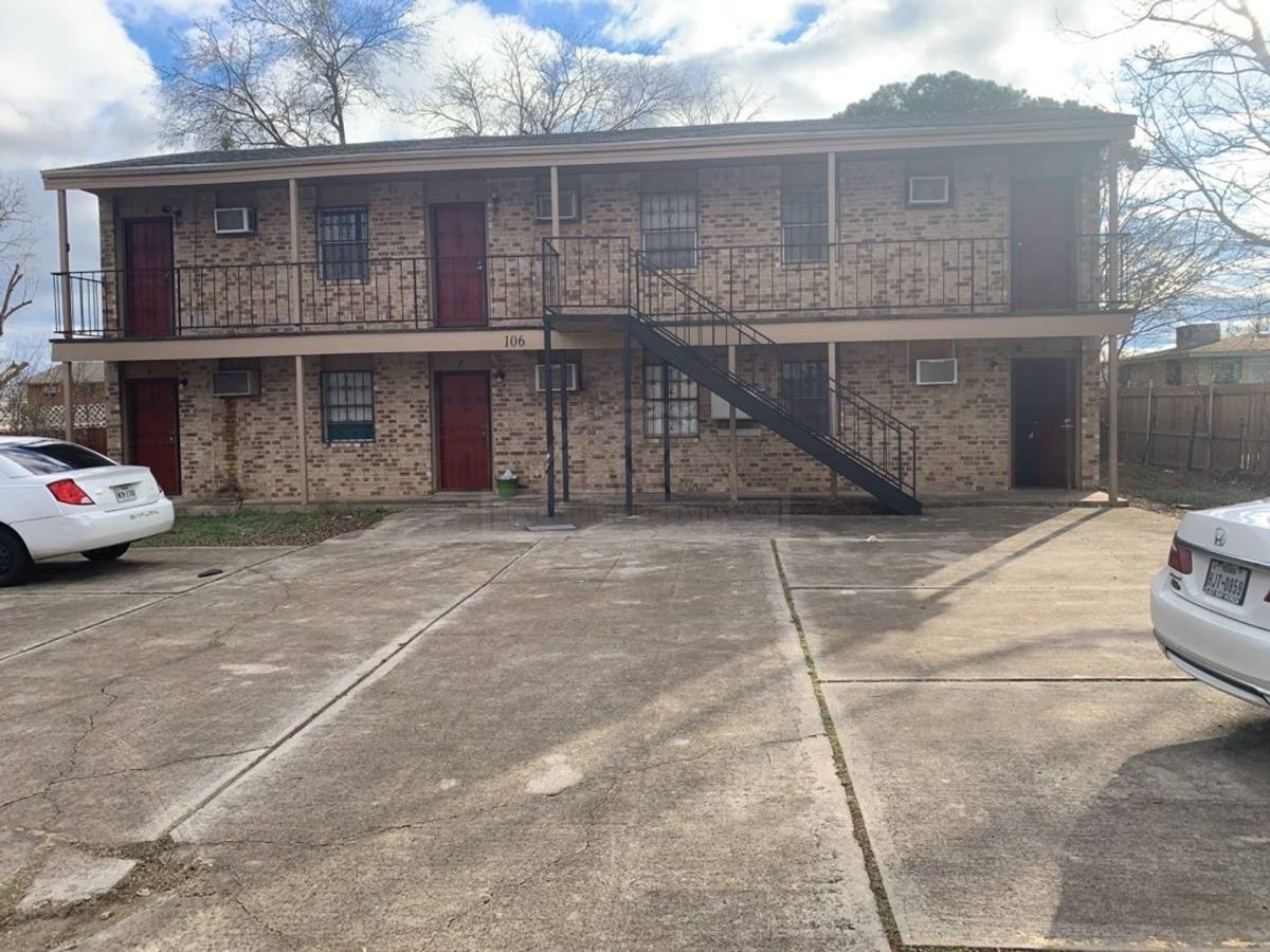 Apartment for rent at 106 W Hoover St, Killeen, TX 76541
