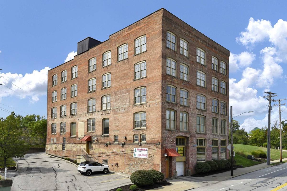 Townhouse for rent at 10307 Detroit Ave, Cleveland, OH 44102