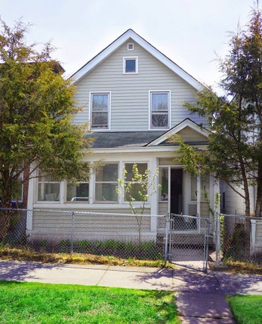 Apartment for rent at 1206 E 3rd St, Duluth, MN 55805