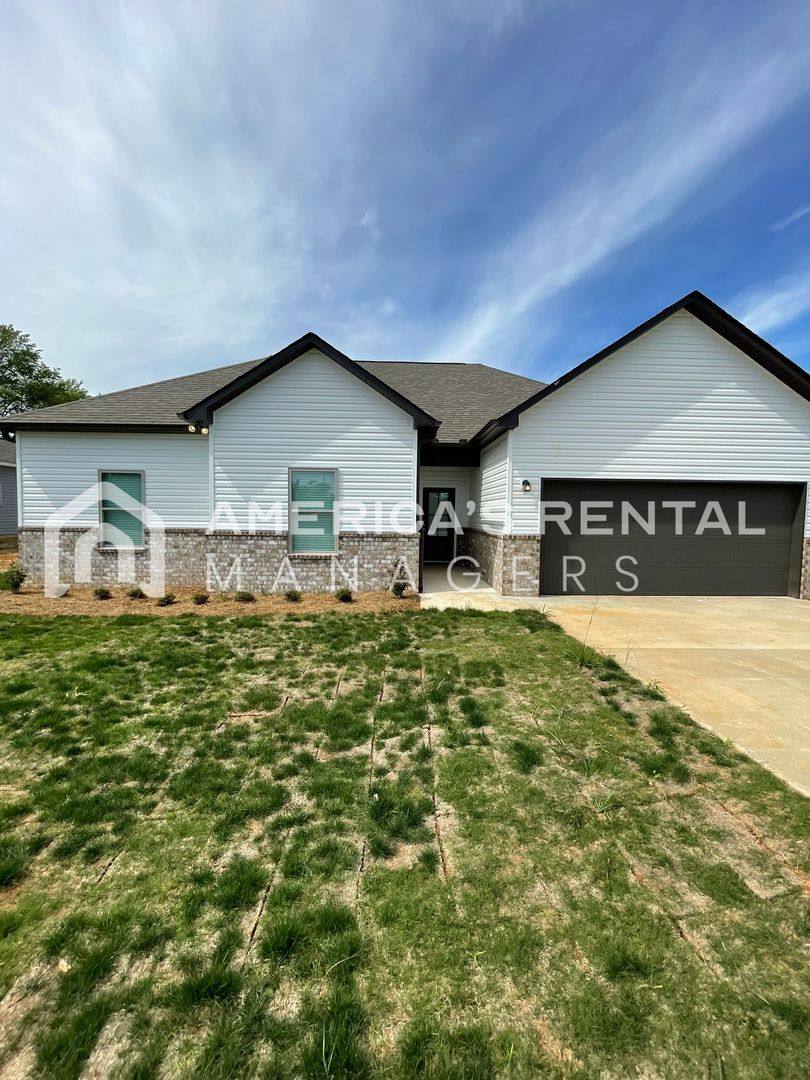 House for rent at 965 Brickstore Rd, Eastaboga, AL 36260
