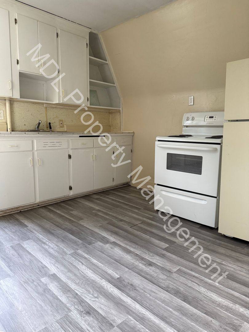 Apartment for rent at 1914 Joslin St, Saginaw, MI 48602