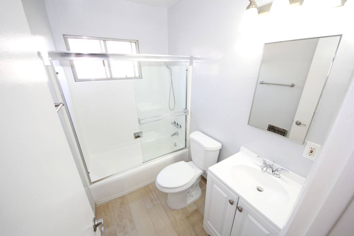 Apartment for rent at 1518 9th St, Santa Monica, CA 90401