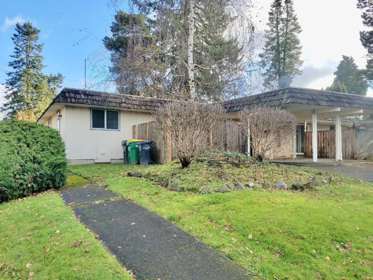 Apartment for rent at 11800 SW Iron Horse Lane, Beaverton, OR 97008