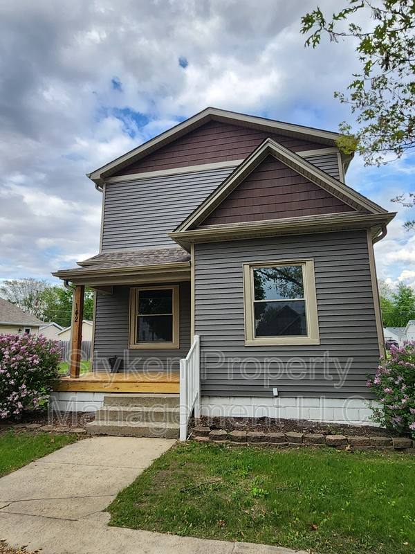 House for rent at 142 N Fulton Ave, Bradley, IL 60915
