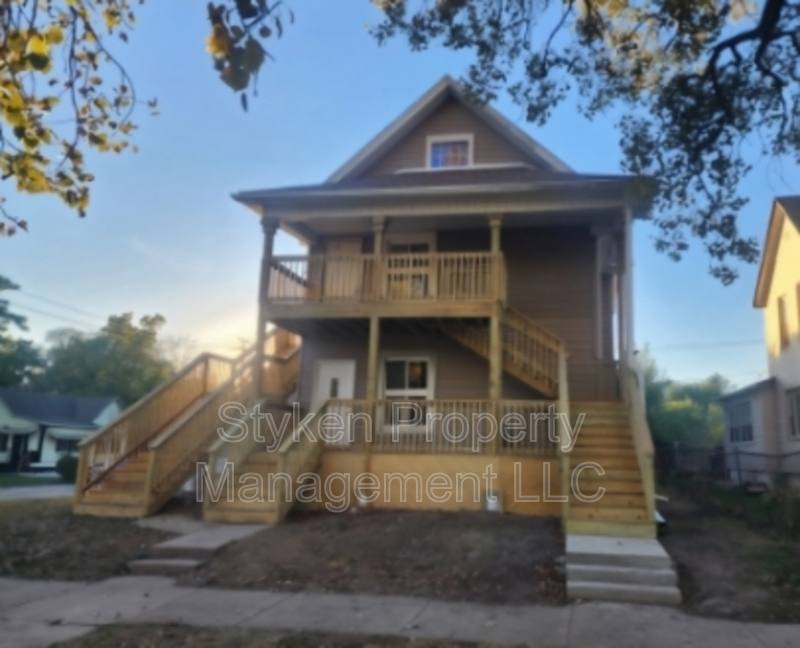 Apartment for rent at 283 E Birch St #1, Kankakee, IL 60901