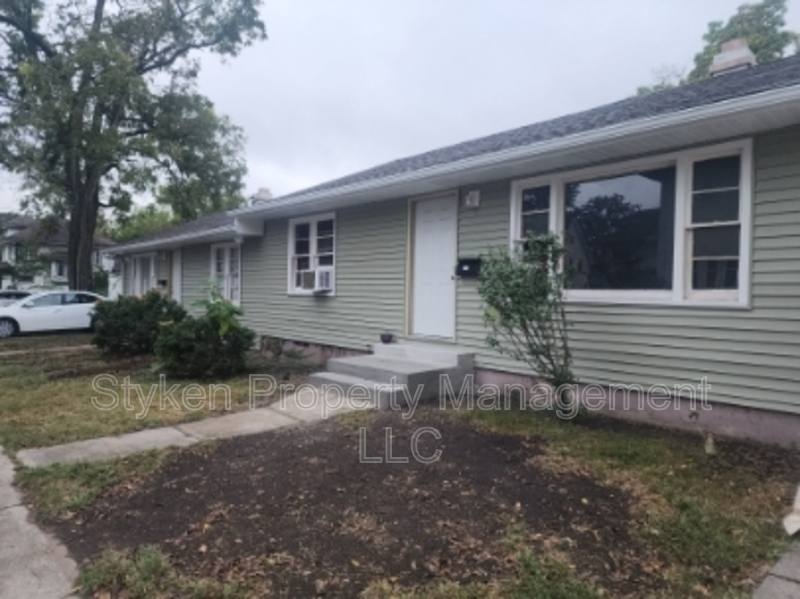 Apartment for rent at 1184 E Merchant St, Kankakee, IL 60901