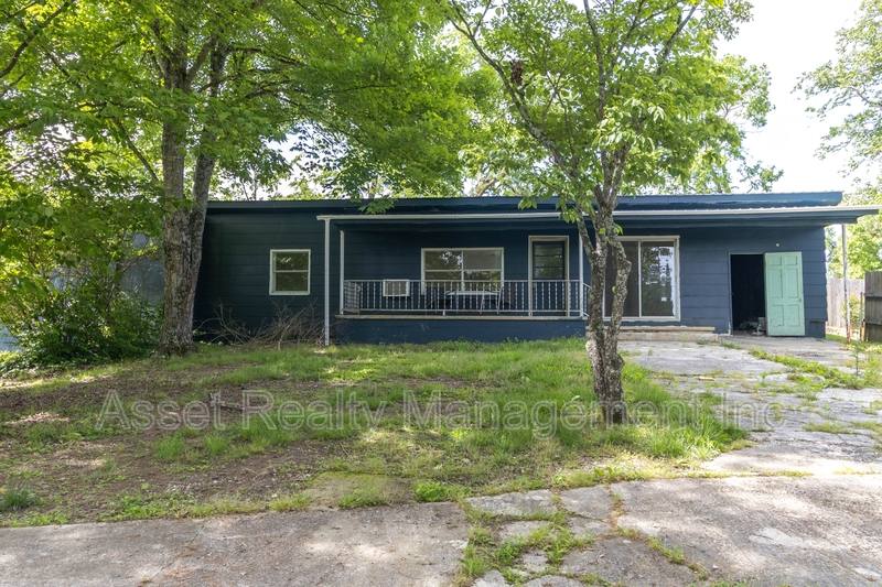 House for rent at 9447 Lusk Rd, Strawberry Plains, TN 37871