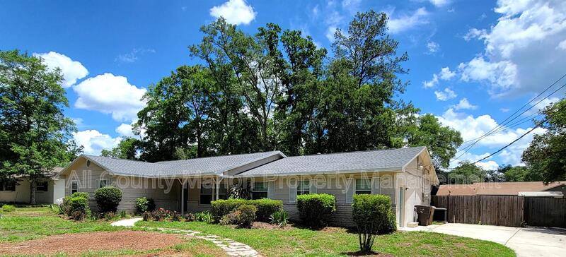 House for rent at 1511 SE 40th Court, Ocala, FL 34471