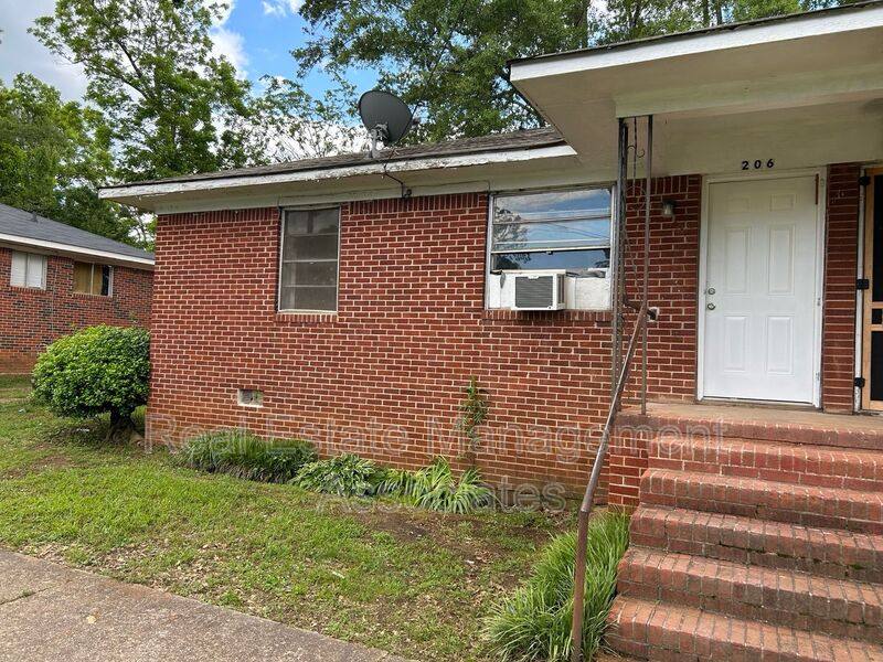 Apartment for rent at 206 Austin St, Griffin, GA 30223
