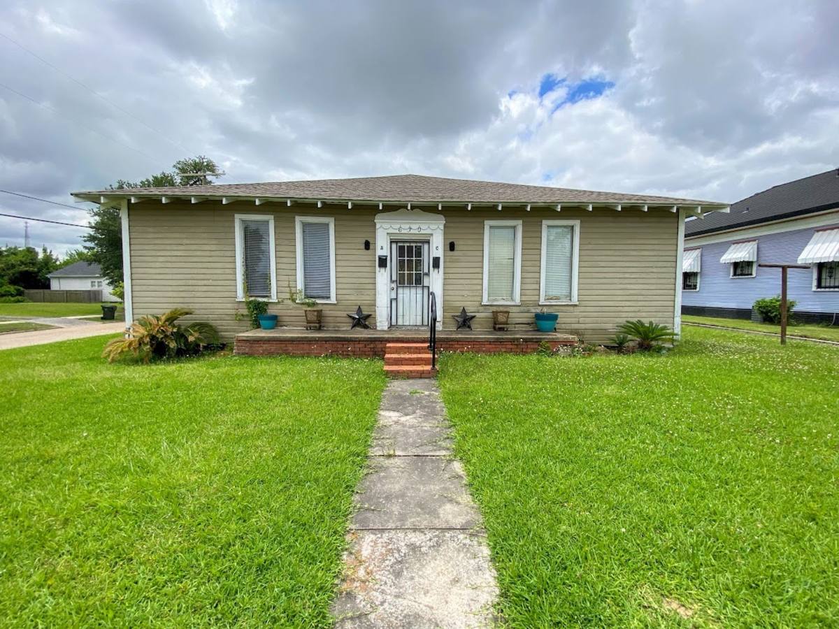 Apartment for rent at 630 Pryce St, Lake Charles, LA 70601