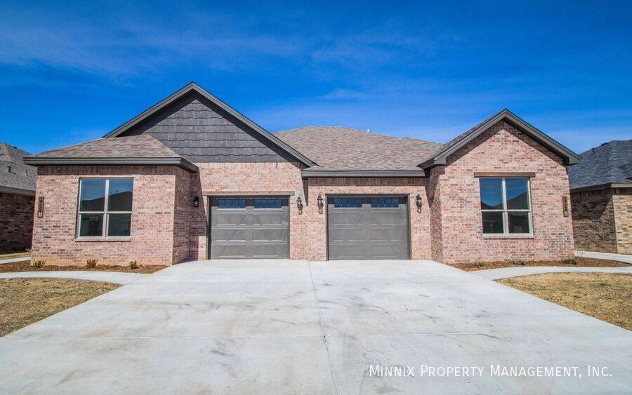 Townhouse for rent at 2010 102nd St #B, Lubbock, TX 79423