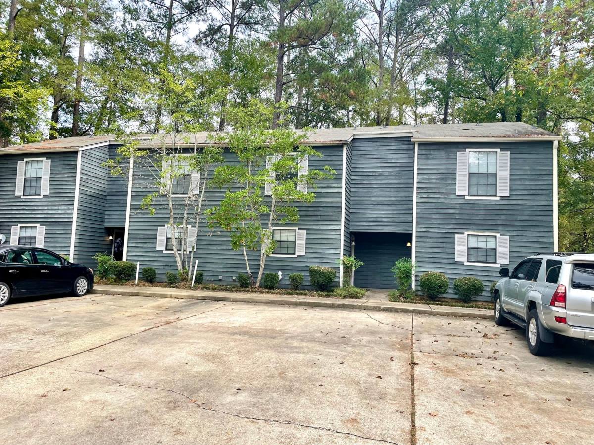 Condo for rent at 100 Pine Lake Place, Brandon, MS 39047
