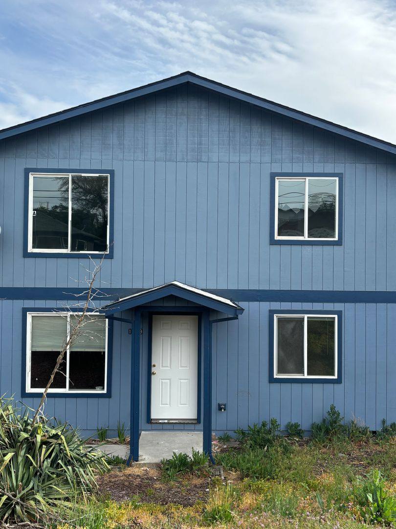 Apartment for rent at 1209 E 10th St, The Dalles, OR 97058