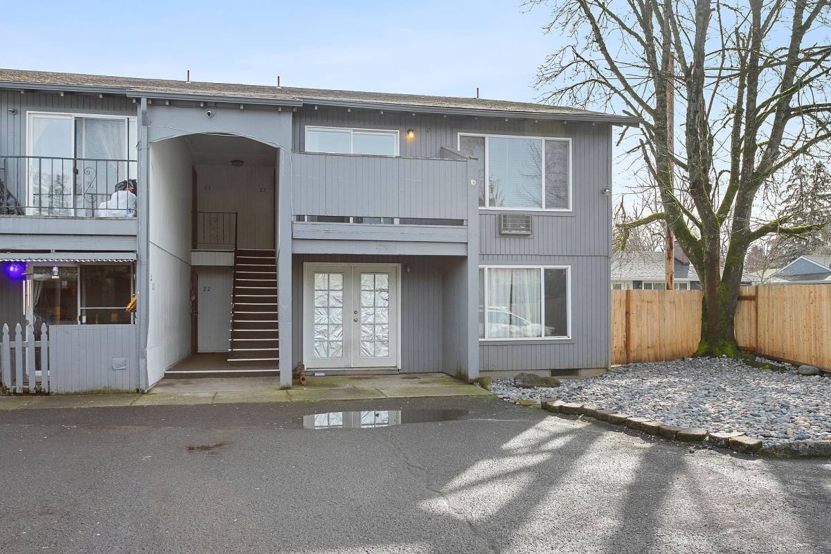 Apartment for rent at 1010 SE 122nd Ave, Portland, OR 97233