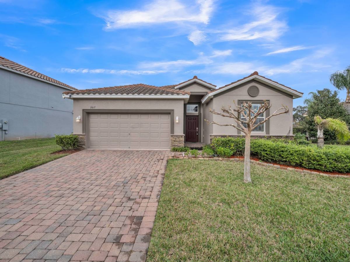 House for rent at 2017 Lakeside Ave, Davenport, FL 33837