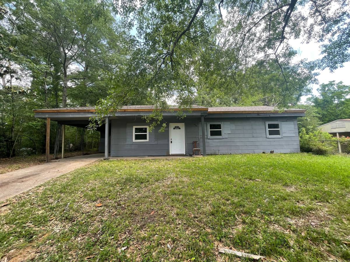 House for rent at 2732 Teresa Dr, Jackson, MS 39212