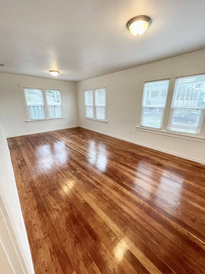 Apartment for rent at 1223 W Nickerson St, Seattle, WA 98119