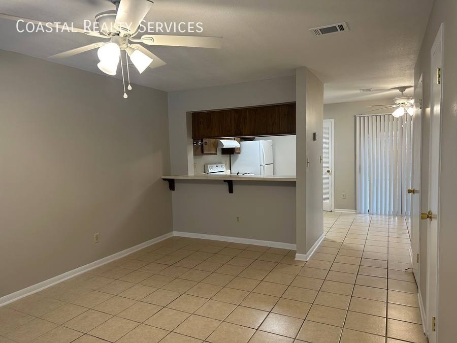 Townhouse for rent at 696 Tyner St #31, Fort Walton Beach, FL 32547