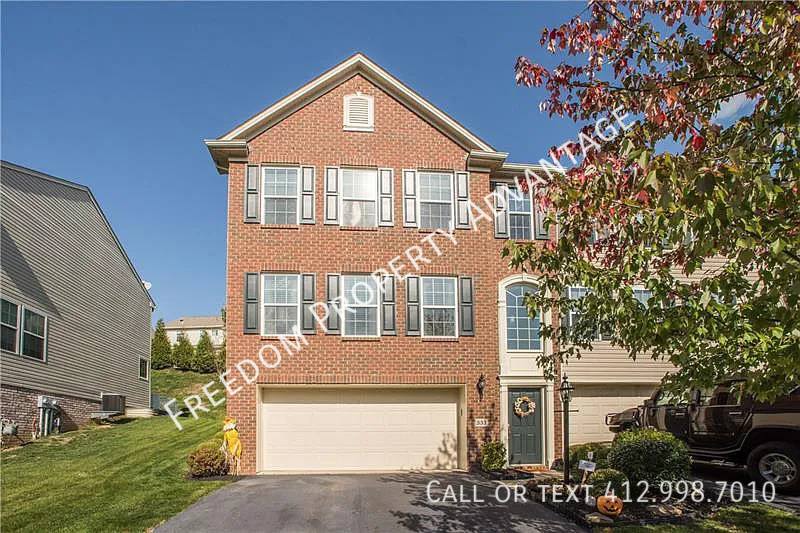 Townhouse for rent at 333 Maple Ridge Dr, Canonsburg, PA 15317