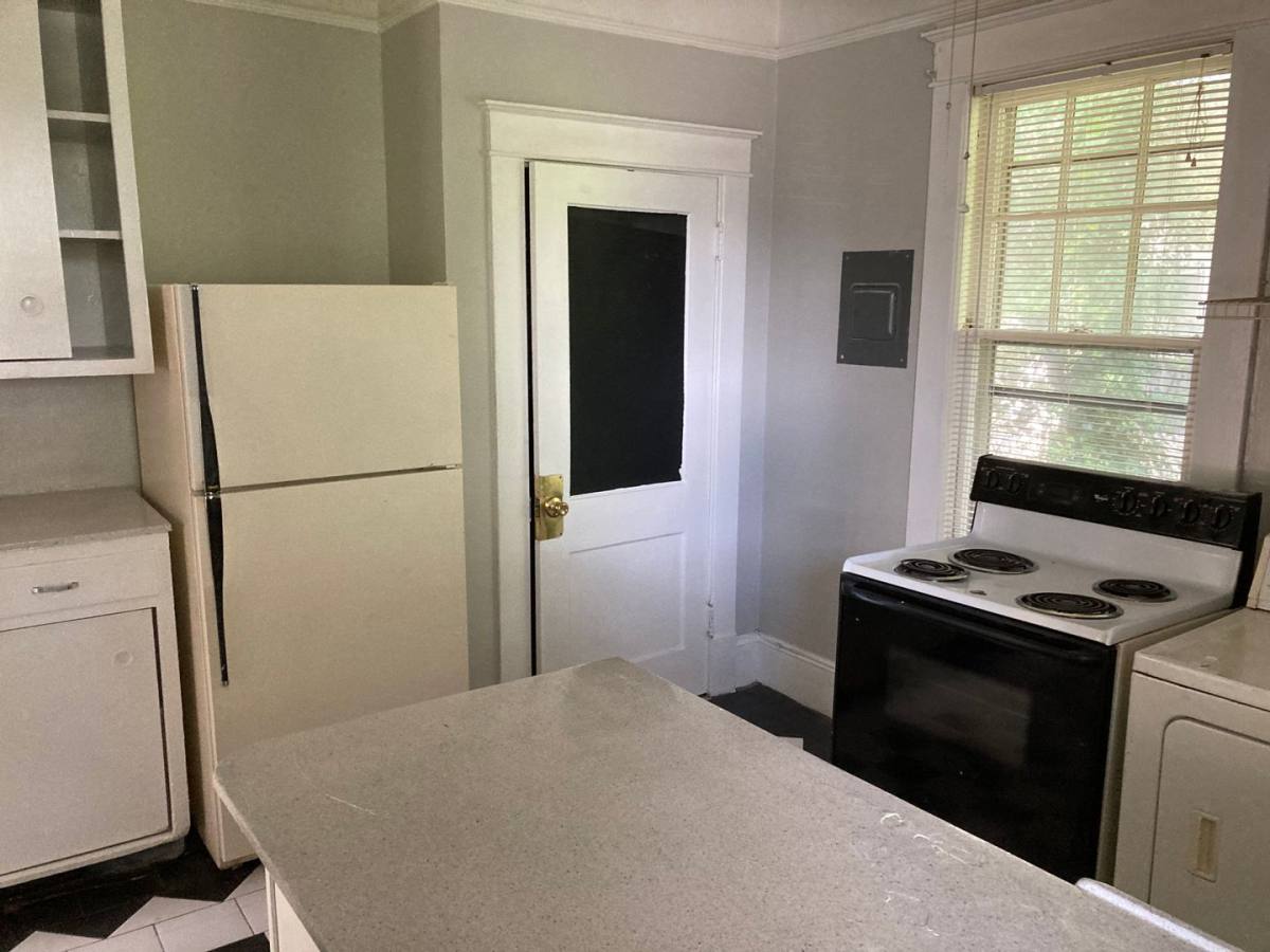 Apartment for rent at 1413 W Fourth St, Winston Salem, NC 27101