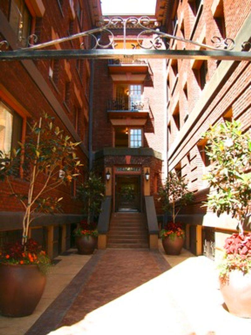 Apartment for rent at 711 SE 11th Ave, Portland, OR 97214