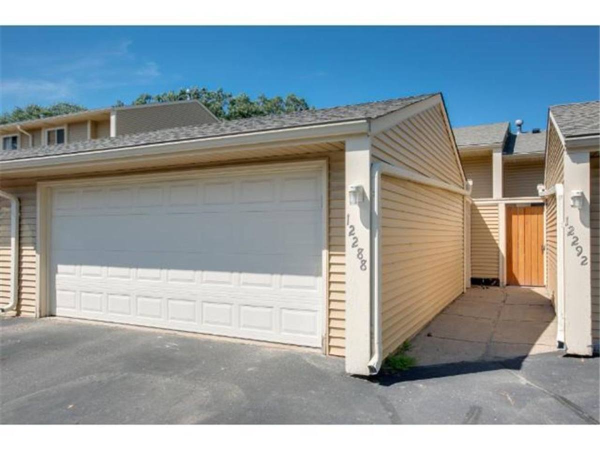 Townhouse for rent at 12288 Drake St NW, Minneapolis, MN 55448