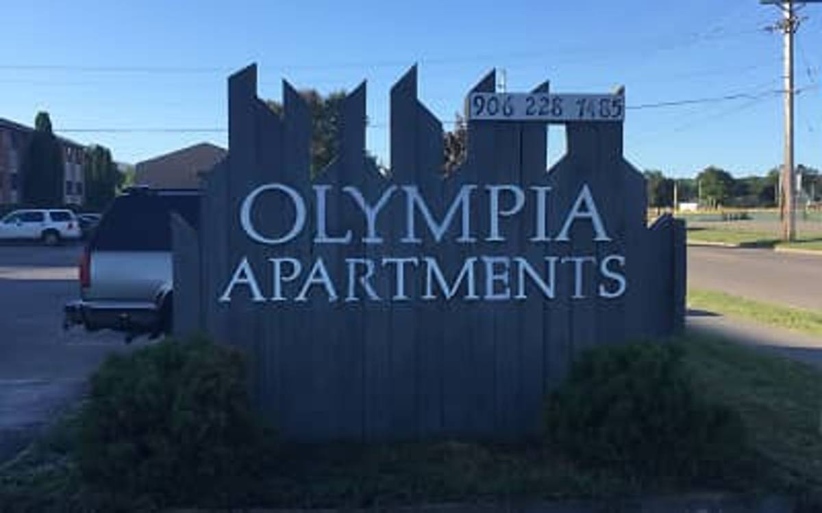 Apartment for rent at 2040 Presque Isle Ave, Marquette, MI 49855