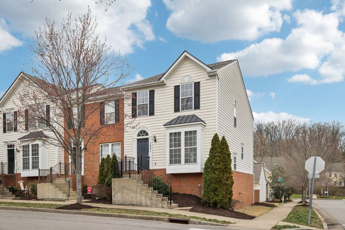 Townhouse for rent at 7841 Heaton Way, Nashville, TN 37211