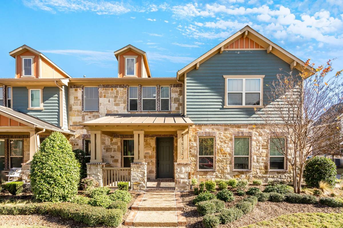 Townhouse for rent at 4265 Snow Goose Trail, Arlington, TX 76005