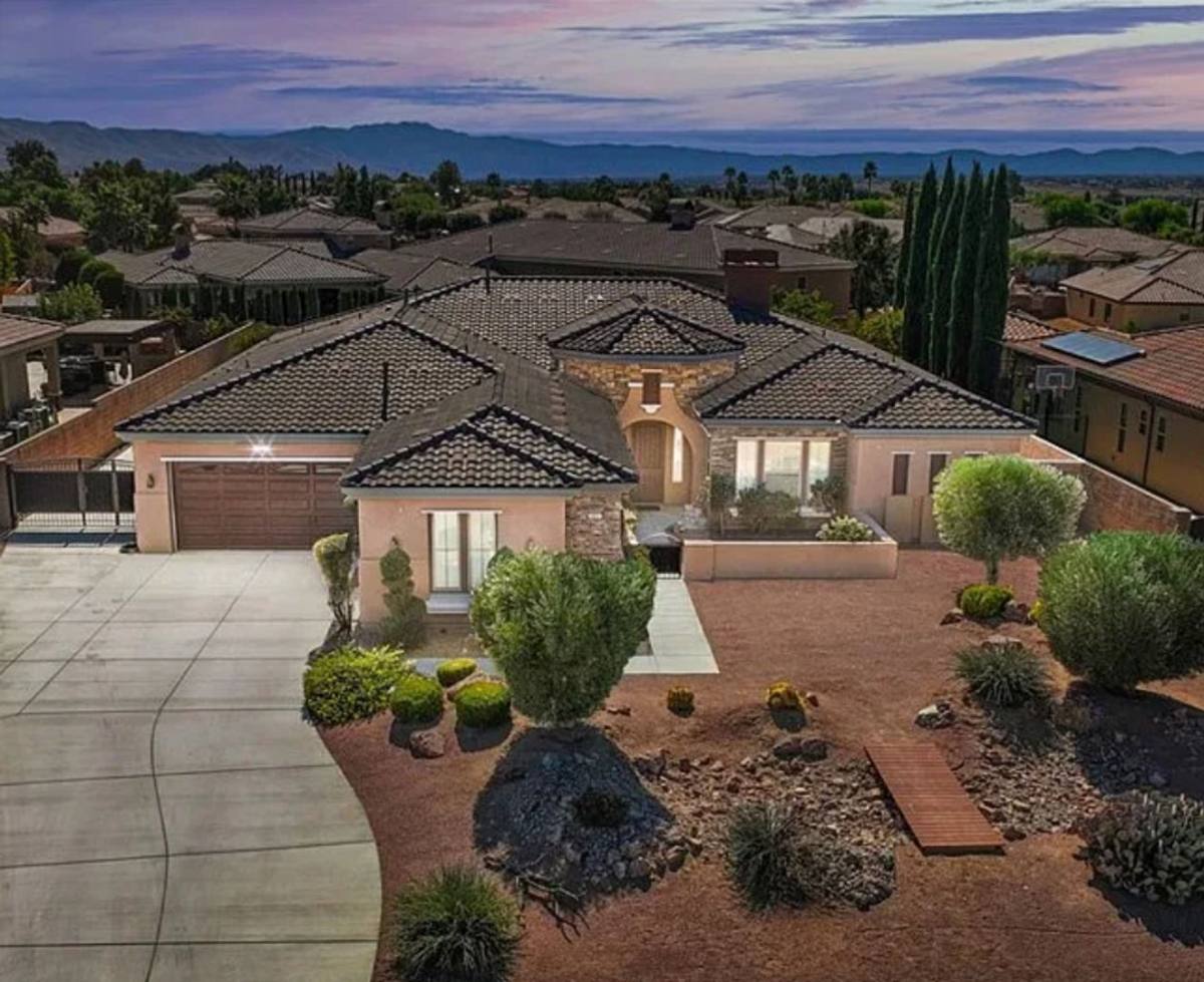 House for rent at 19207 Monterey St, Apple Valley, CA 92308