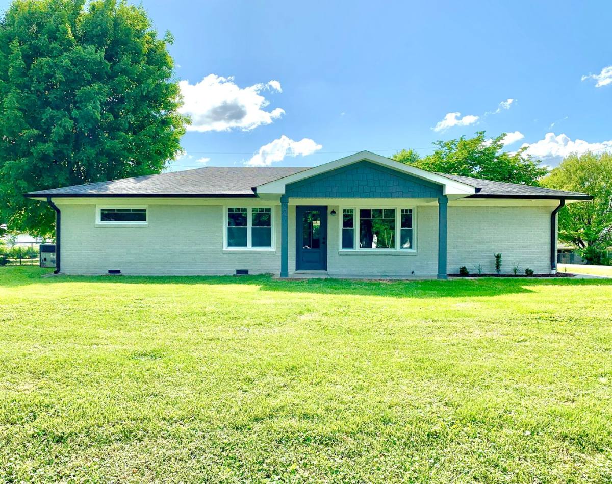 House for rent at 427 Wayne Dr, Hopkinsville, KY 42240