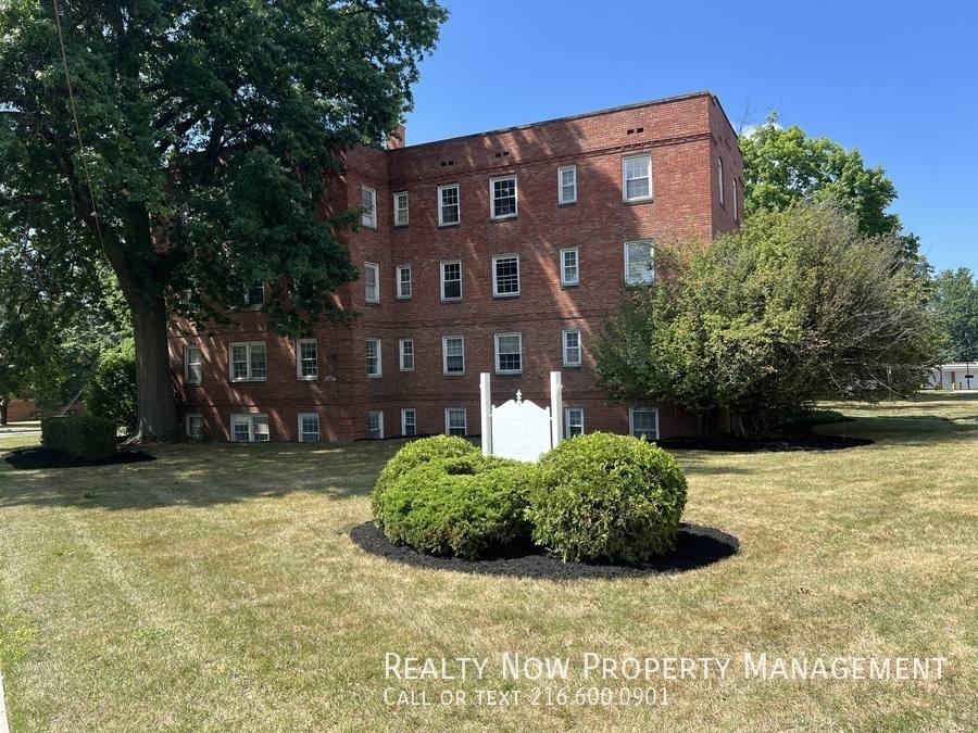 Apartment for rent at 2481 Noble Rd #F13, Cleveland, OH 44121