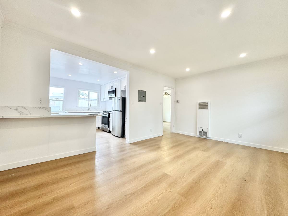 Apartment for rent at 1518 Laurel Canyon Blvd #3A, Los Angeles, CA 90046