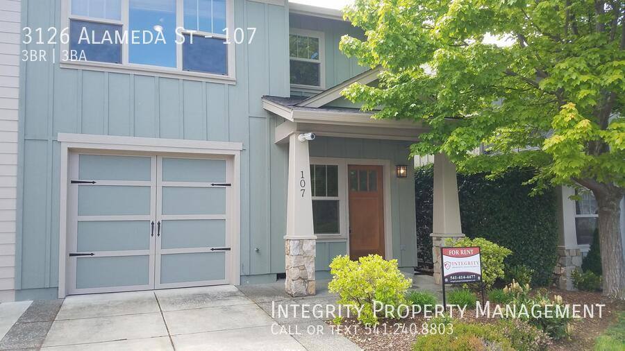 Townhouse for rent at 3126 Alameda St #107, Medford, OR 97504