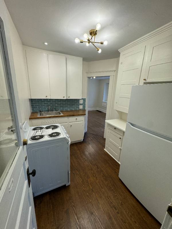 Apartment for rent at 306 N Fairview Ave #308-5, Lansing, MI 48912