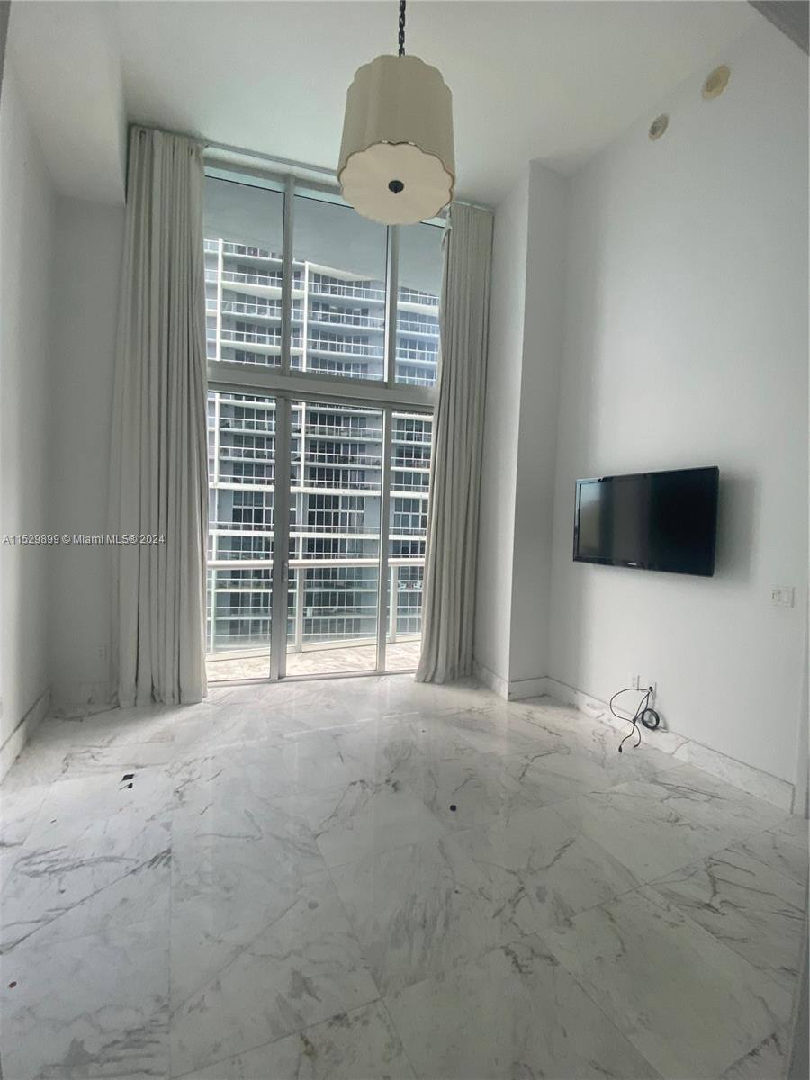 Apartment for rent at 475 Brickell Ave, Miami, FL 33131