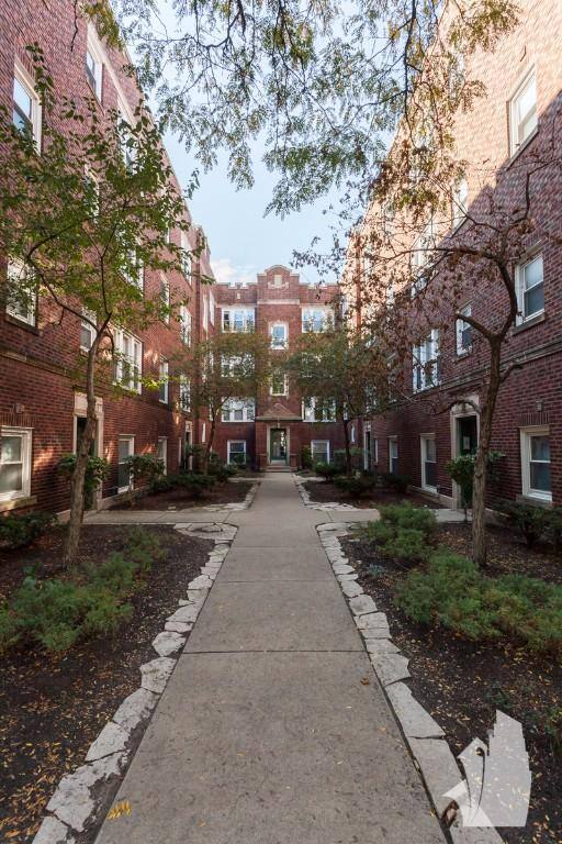 Apartment for rent at 3244 N Clifton Ave #W2, Chicago, IL 60657