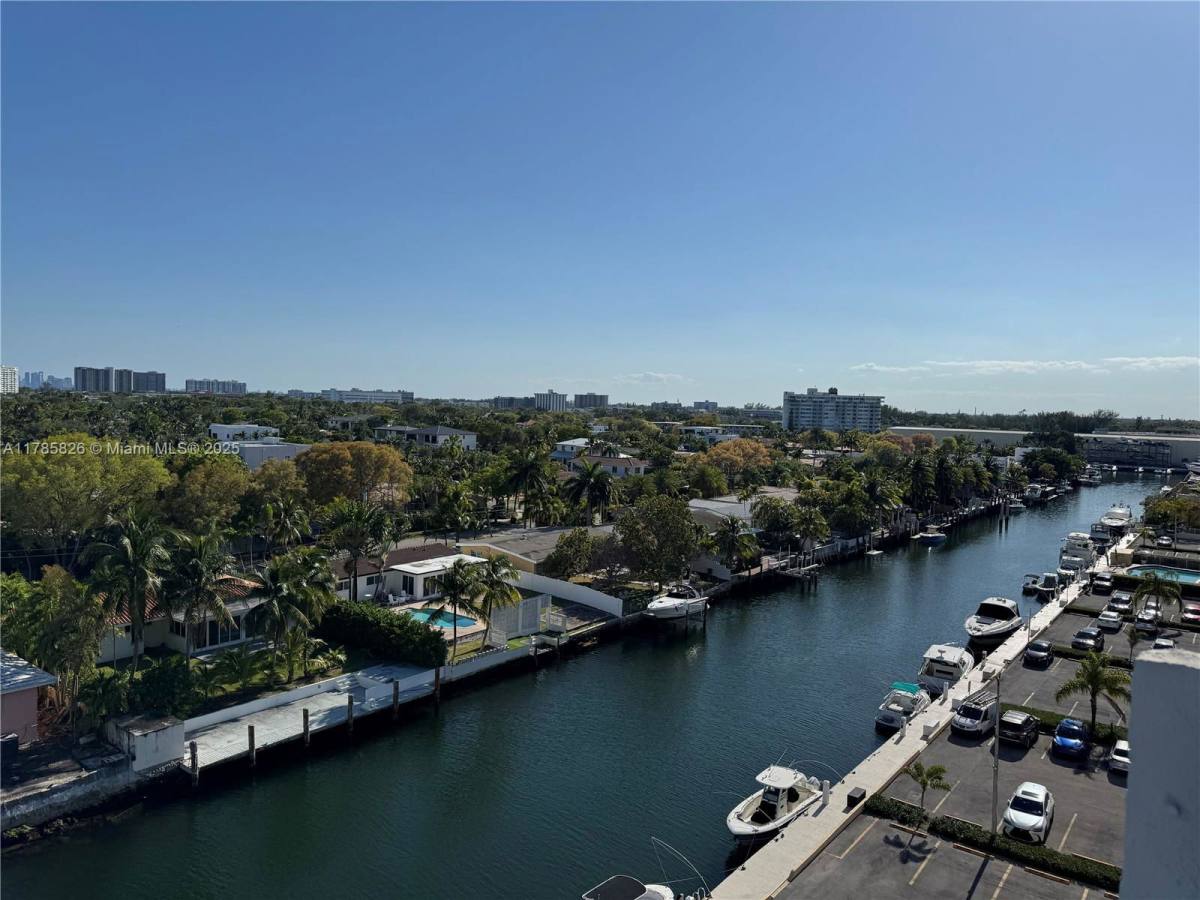 Apartment for rent at 2020 NE 135th St #808, Miami, FL 33181