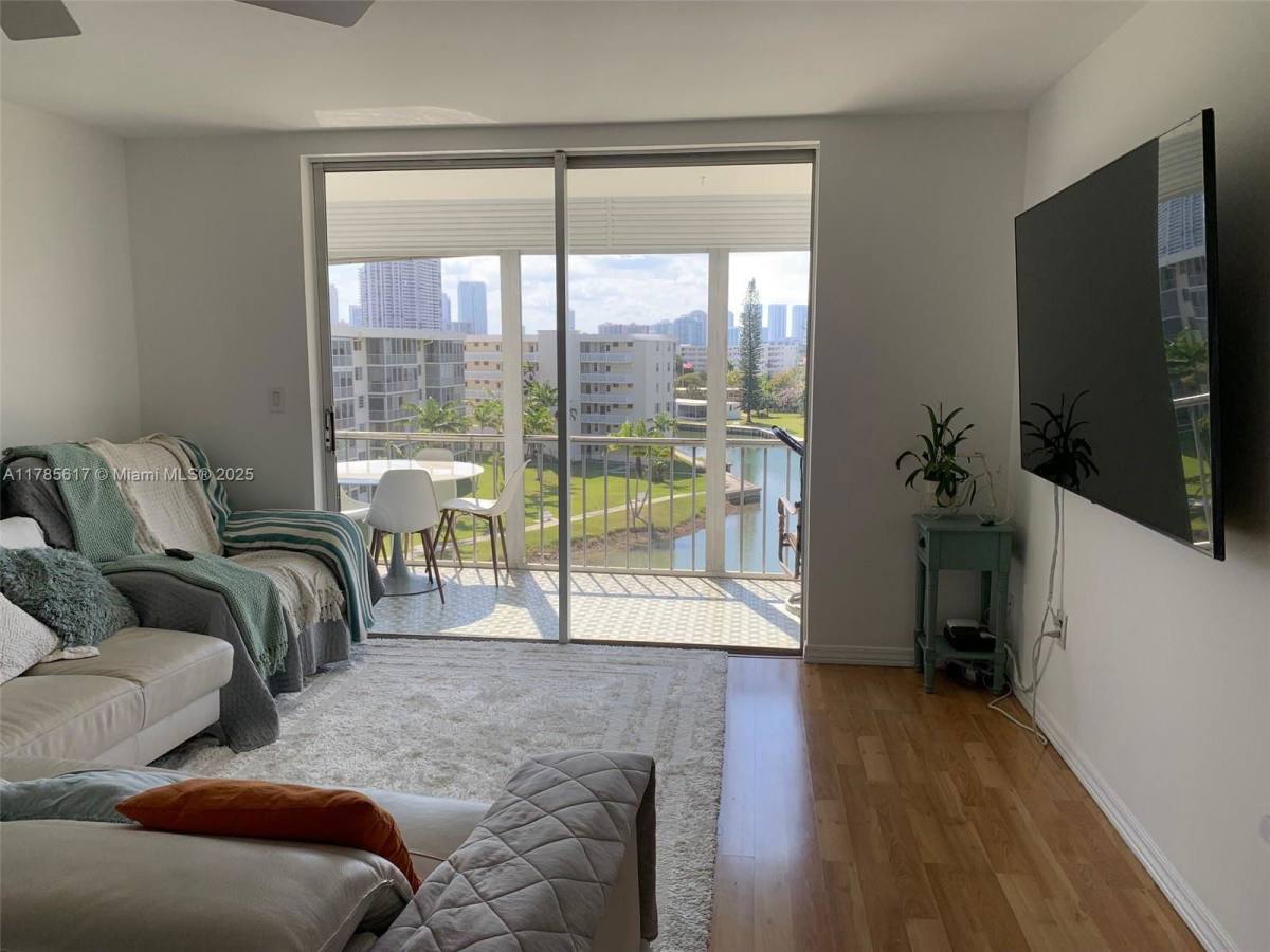 Apartment for rent at 2851 Leonard Dr #J603, North Miami Beach, FL 33160