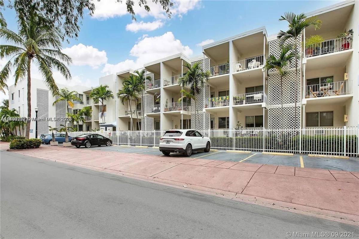 Apartment for rent at 641 Espanola Way #9, Miami Beach, FL 33139