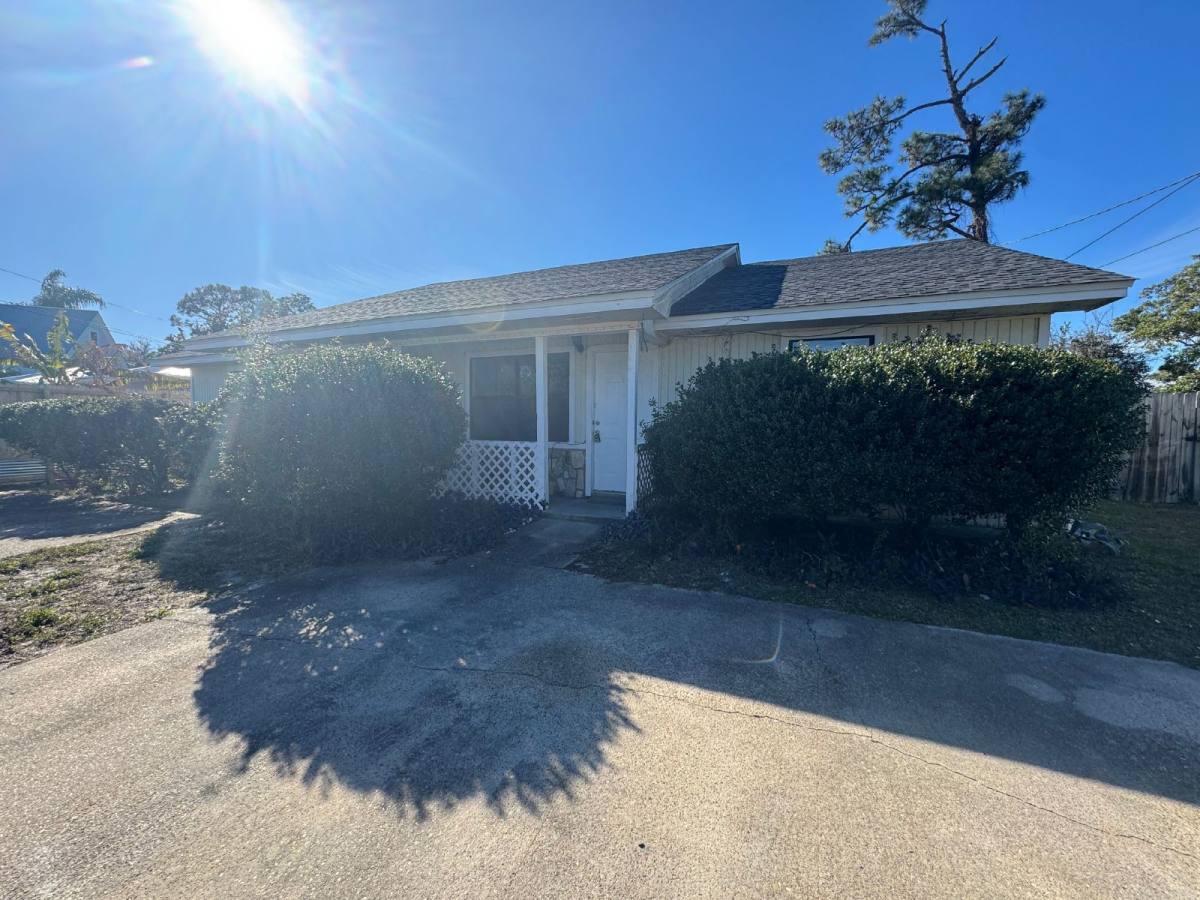 Apartment for rent at 2716 Banyan St #B, Panama City, FL 32408