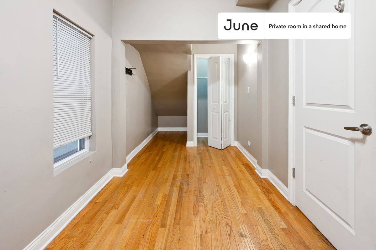 Apartment for rent at 2848 W Palmer, Chicago, IL 60647