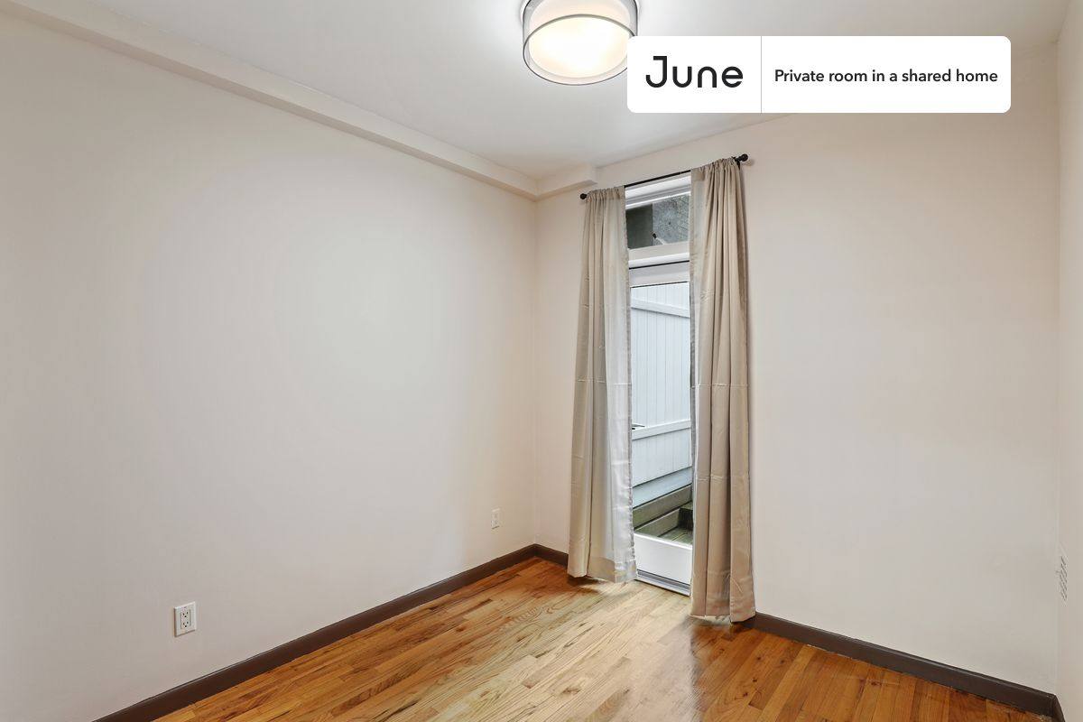 Apartment for rent at 1521 York Ave, New York, NY 10028