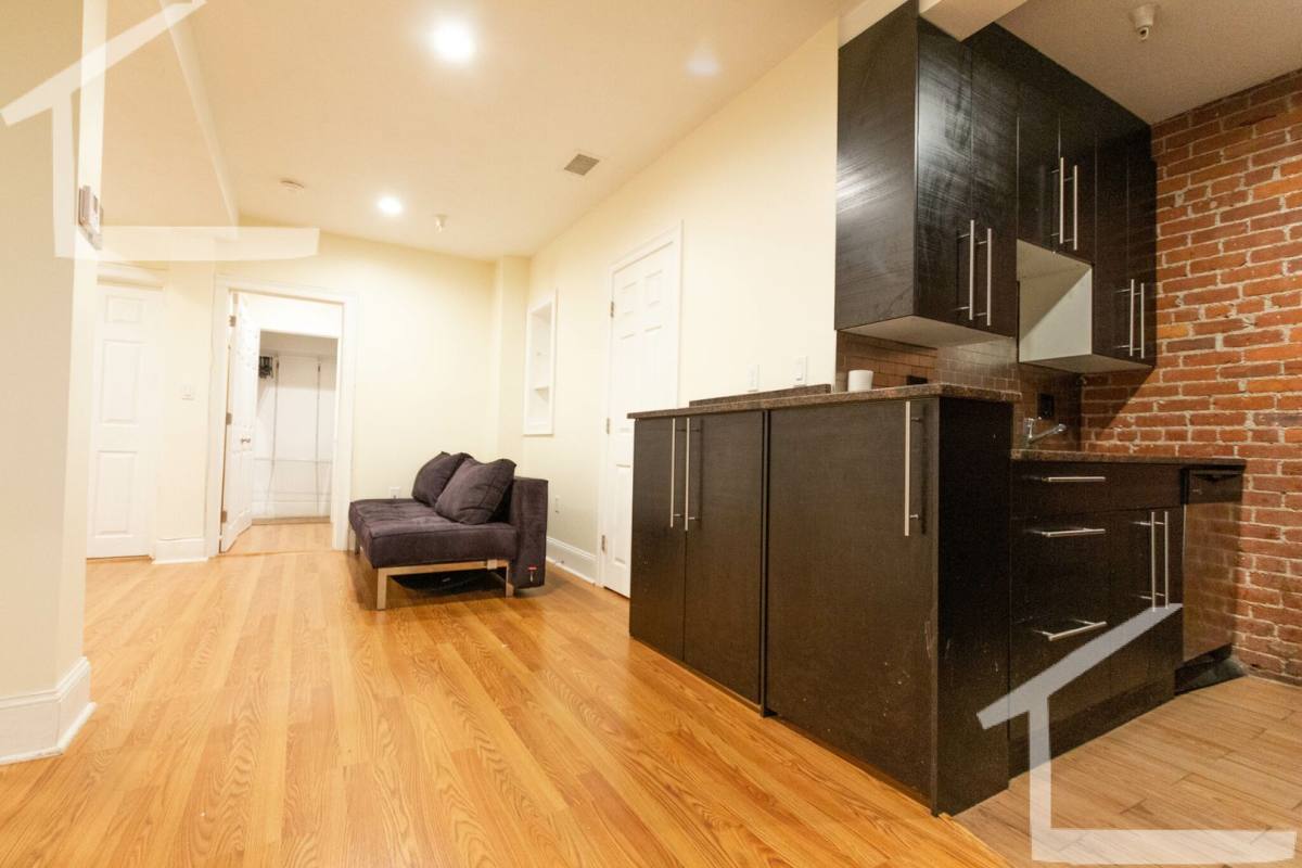 Apartment for rent at 1205 Beacon St #3D, Brookline, MA 02446
