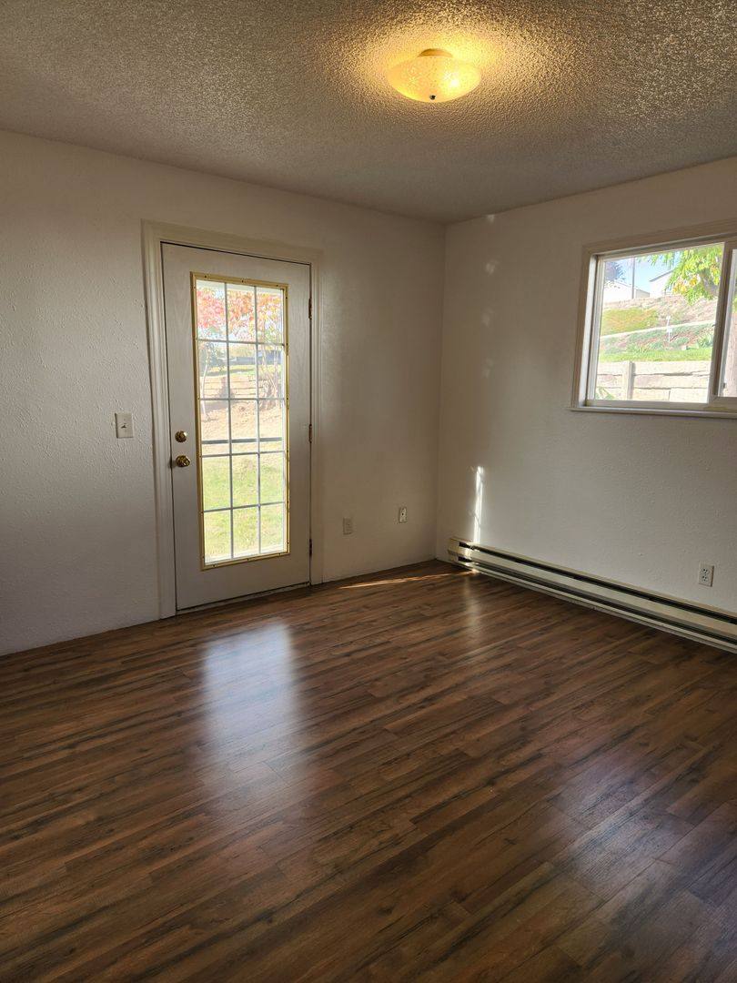 Apartment for rent at 318 N 5th, Selah, WA 98942