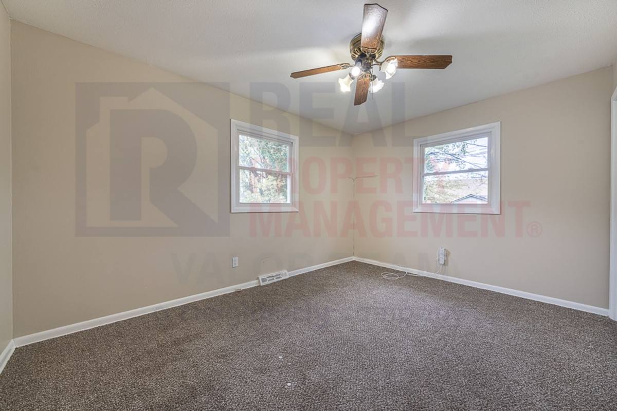 House for rent at 1522 E 172nd St, Cleveland, OH 44110