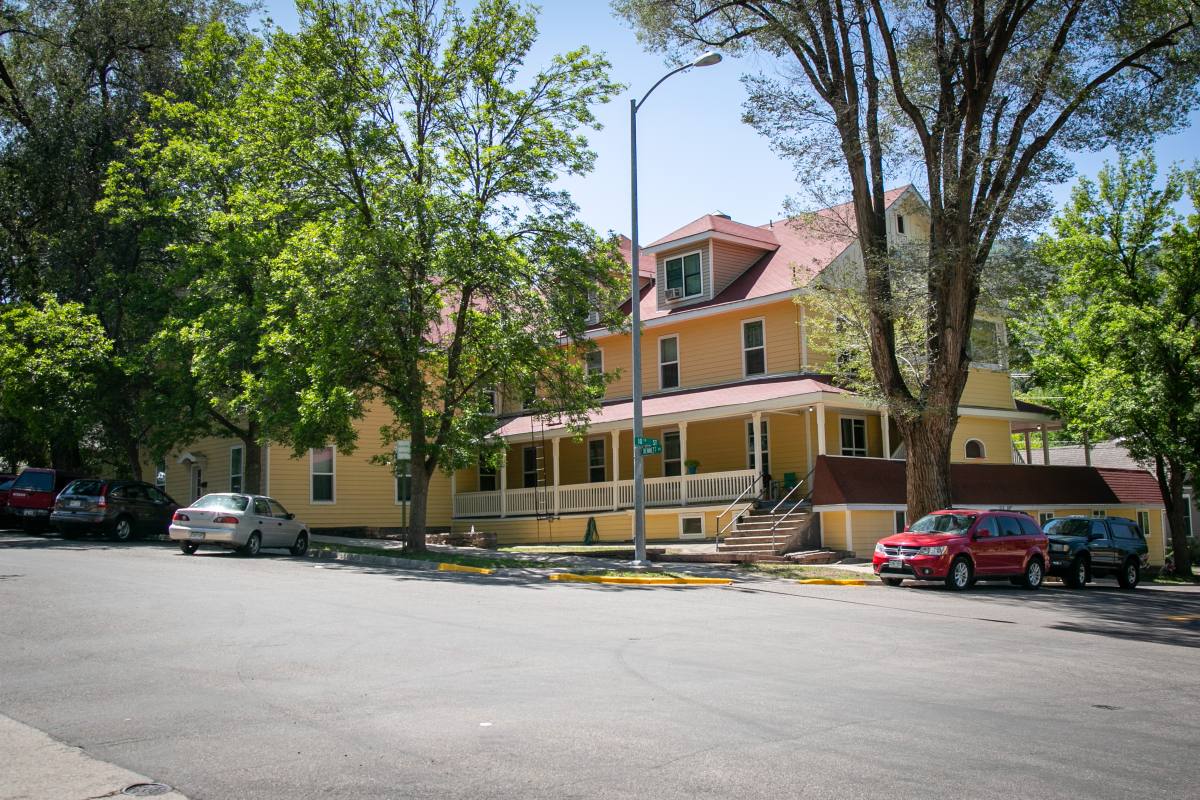 Apartment for rent at 512 10th St, Glenwood Springs, CO 81601