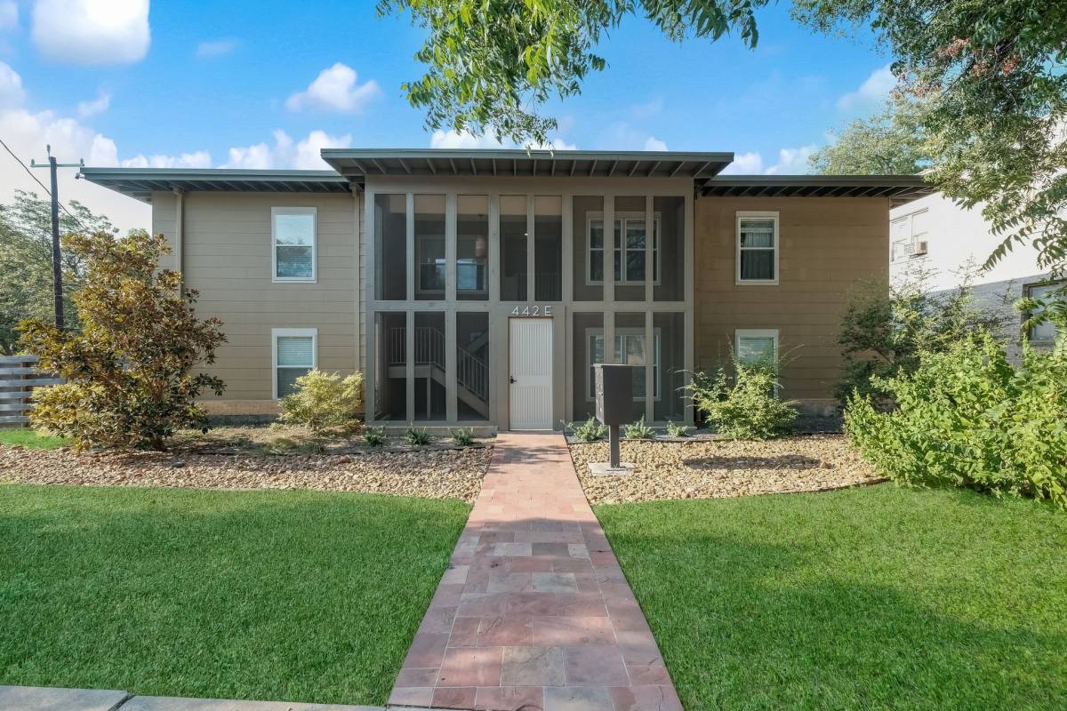 Apartment for rent at 442 E Huisache Ave, San Antonio, TX 78212