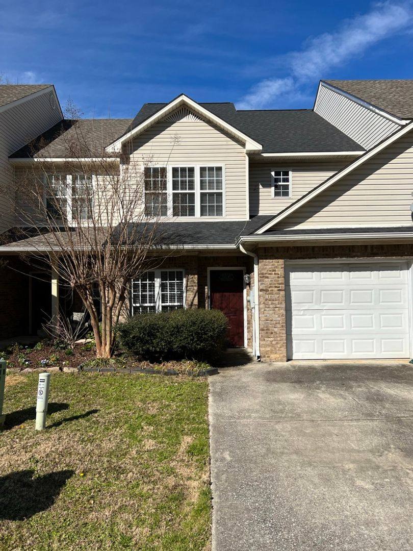 Townhouse for rent at 1440 Riverwalk Circle, Birmingham, AL 35216