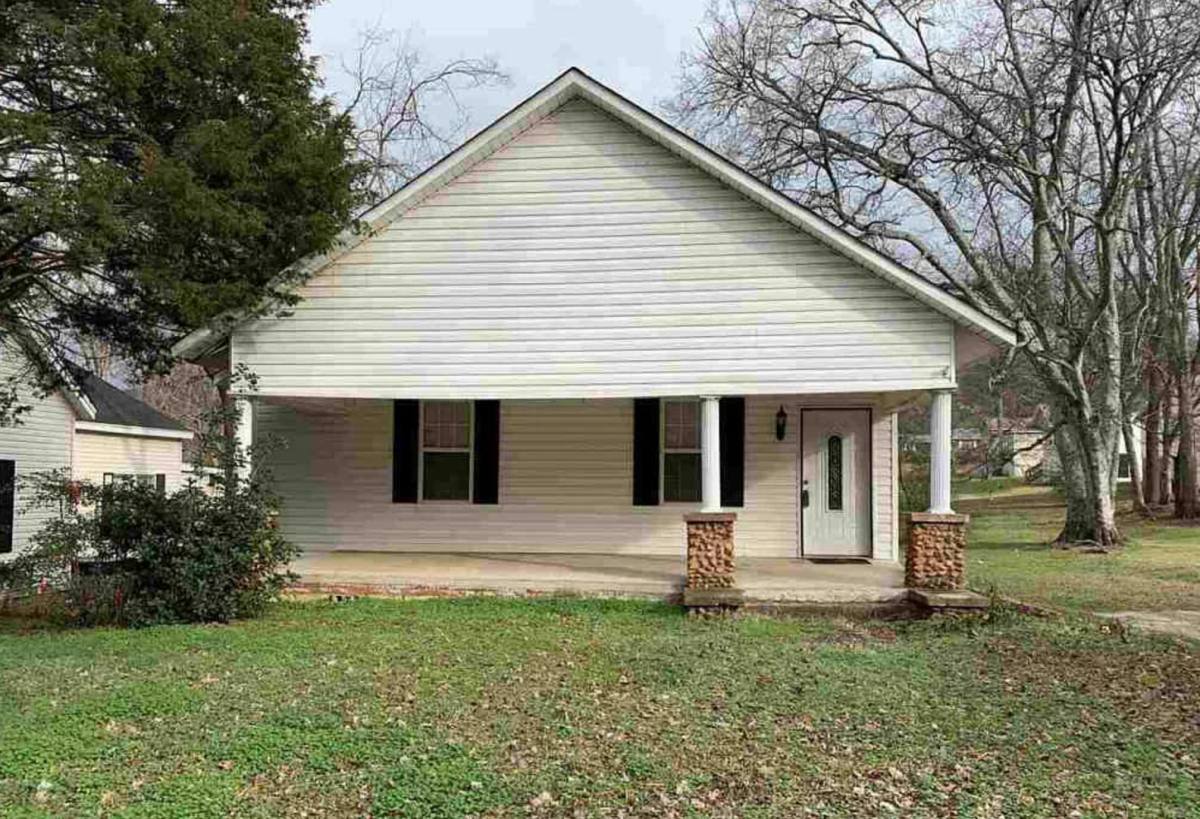 House for rent at 204 Church Ave SE, Jacksonville, AL 36265
